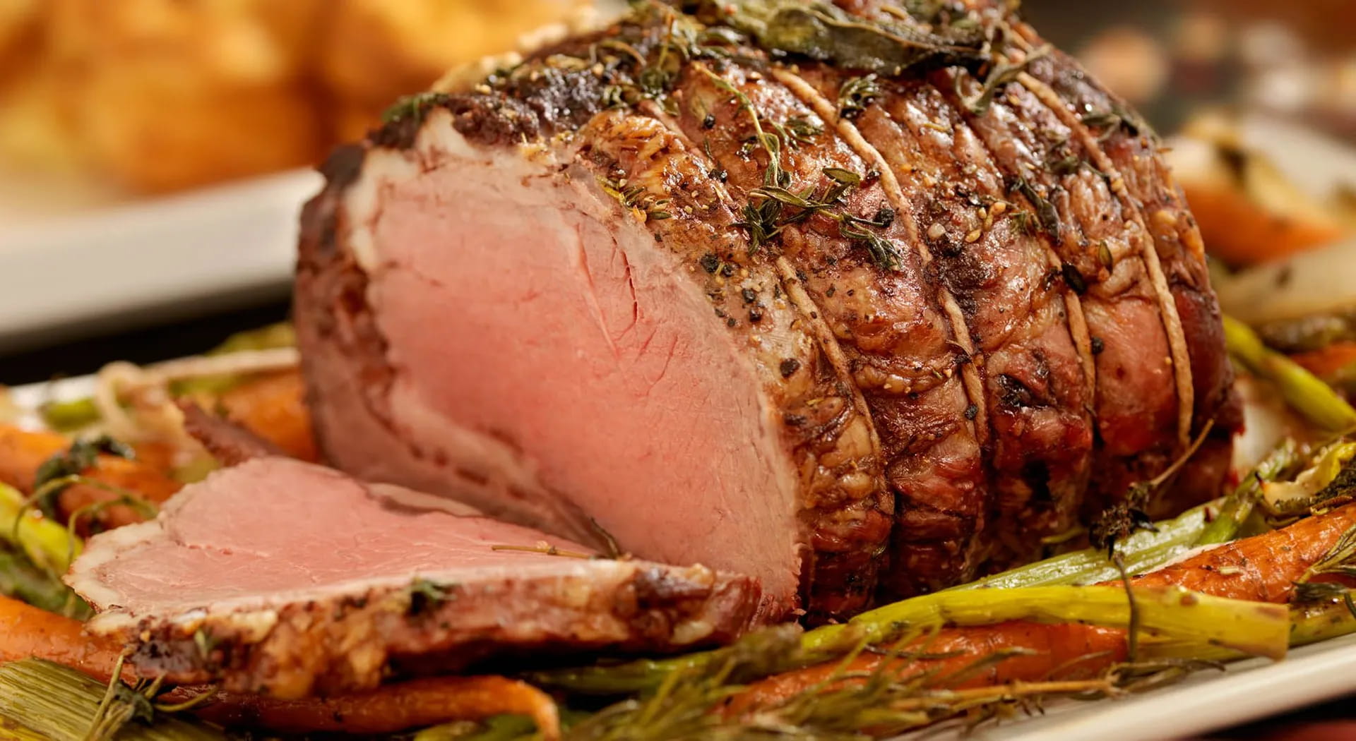 Come legare l'arrosto: trucchi e segreti per farlo bene