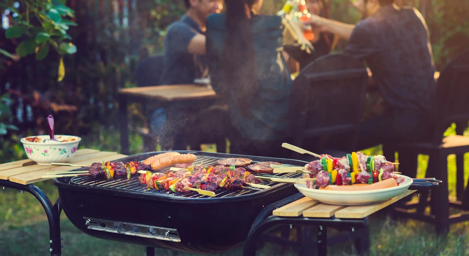 Gemischter Grill, was auf den Teller kommt